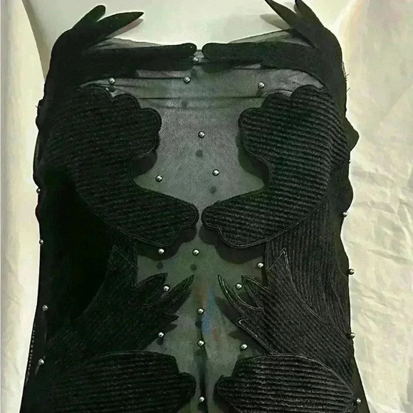 Pearls and Sheer Elegant strapless lingerie - Picture 1 of 7